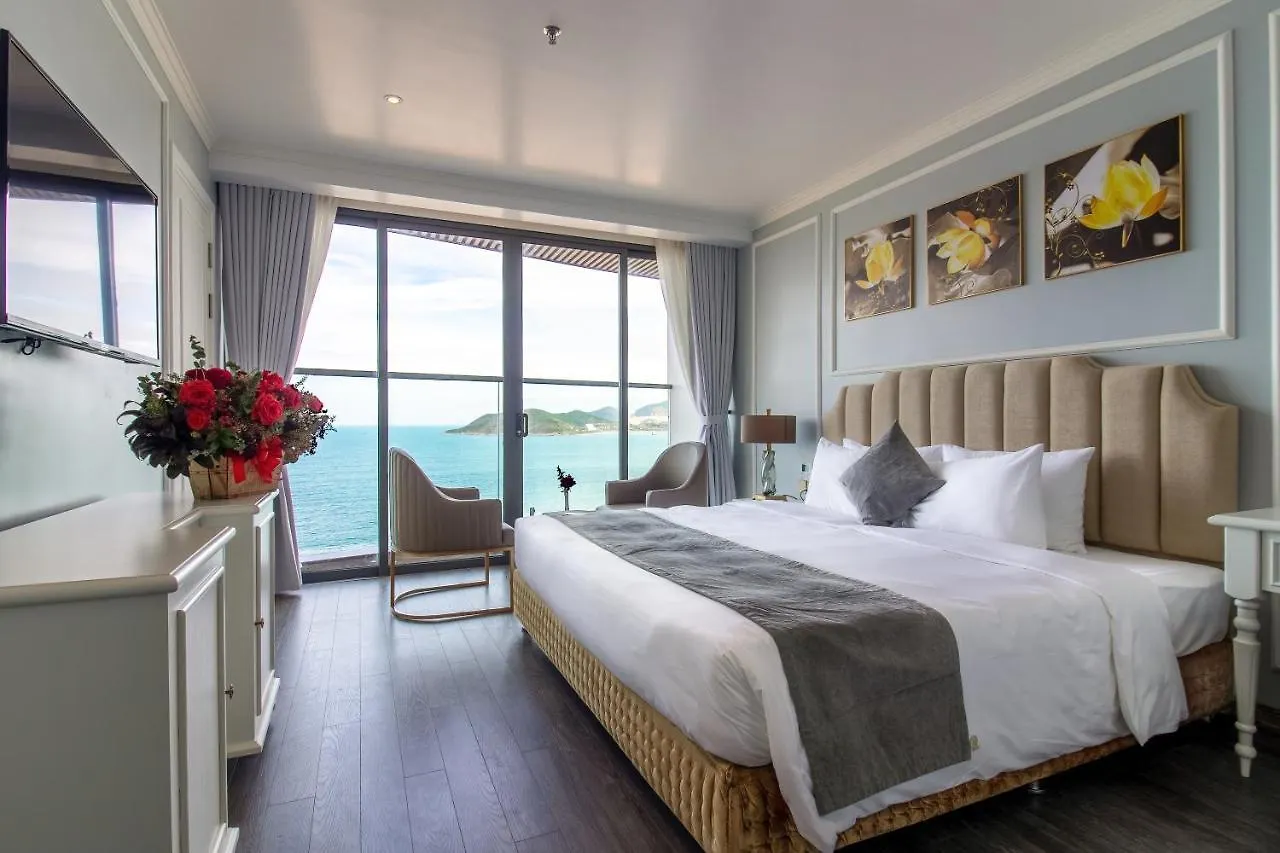 La Vague Hotel Να Τρανγκ