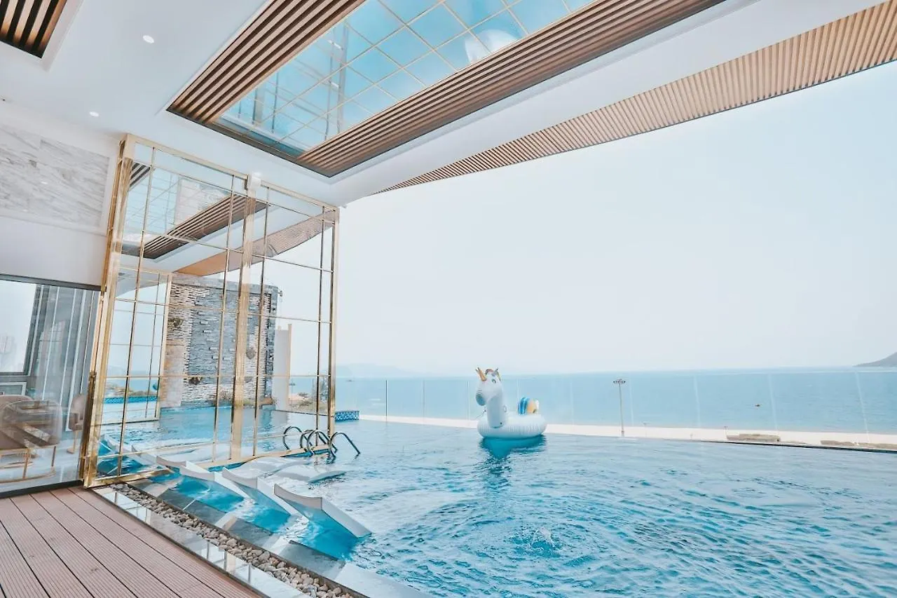 La Vague Hotel Να Τρανγκ