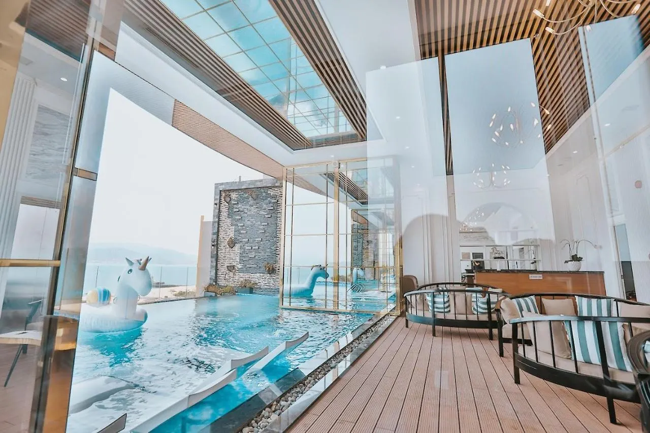 La Vague Hotel Να Τρανγκ