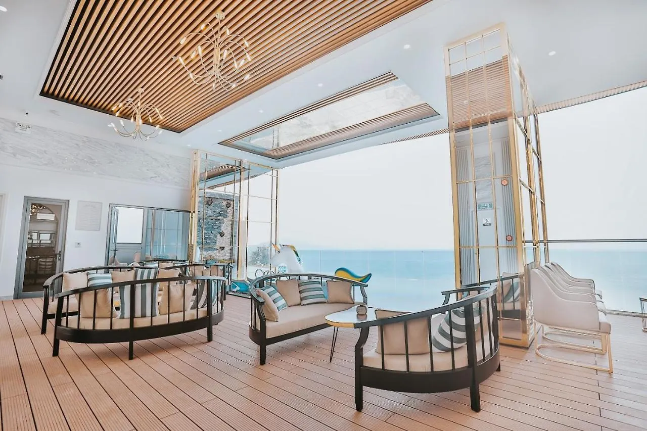 La Vague Hotel Να Τρανγκ 4*,  Βιετνάμ