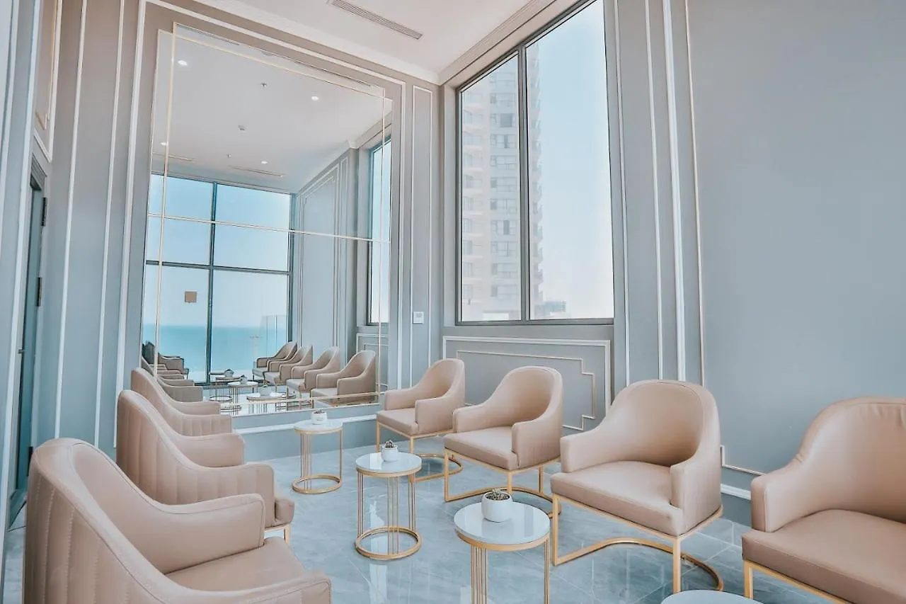 La Vague Hotel Να Τρανγκ