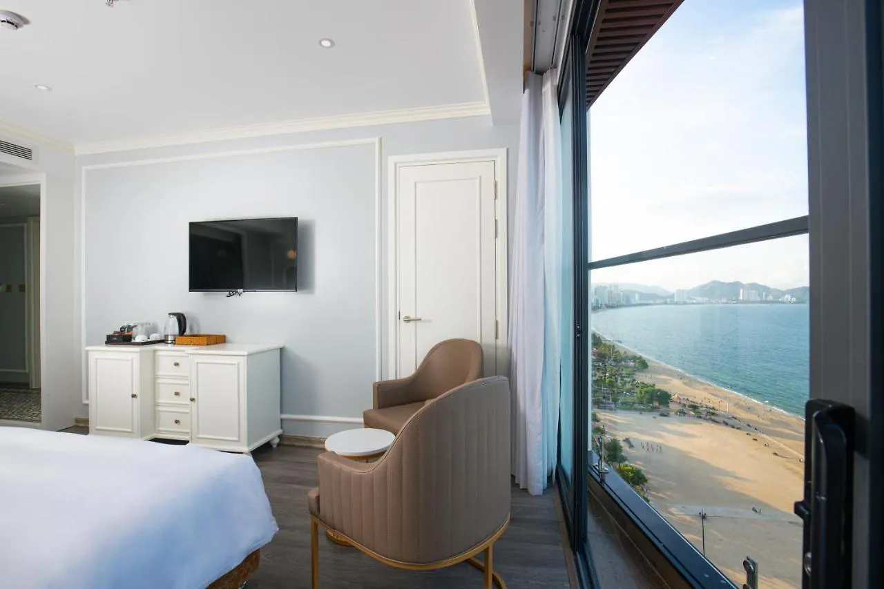La Vague Hotel Να Τρανγκ