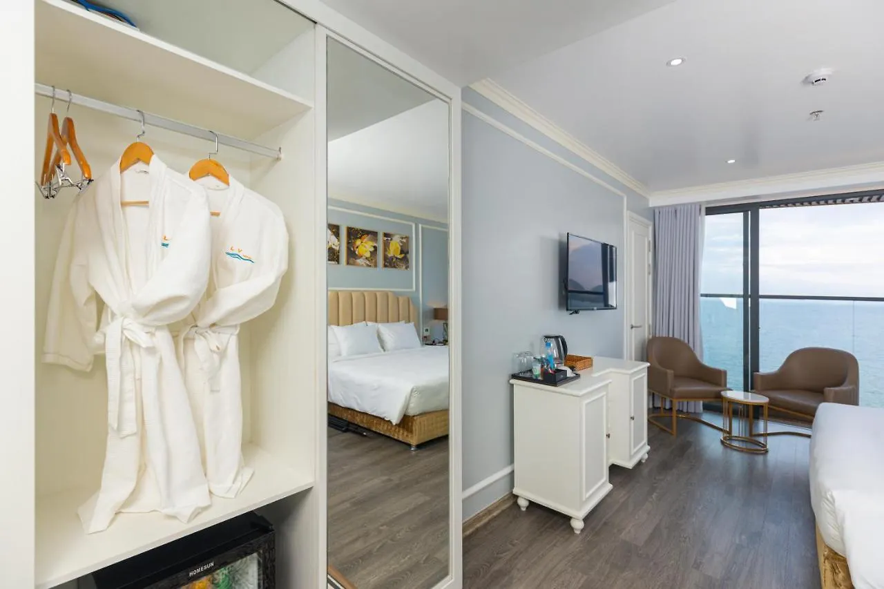 La Vague Hotel Να Τρανγκ 4*,