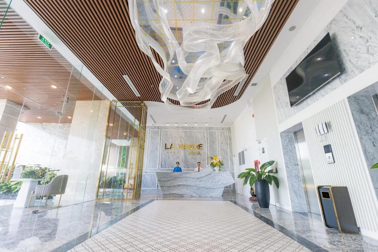 La Vague Hotel Να Τρανγκ