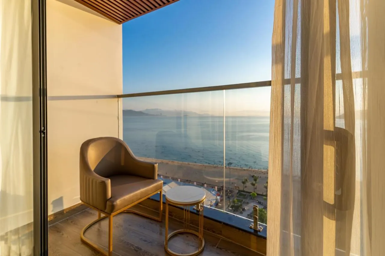 La Vague Hotel Να Τρανγκ