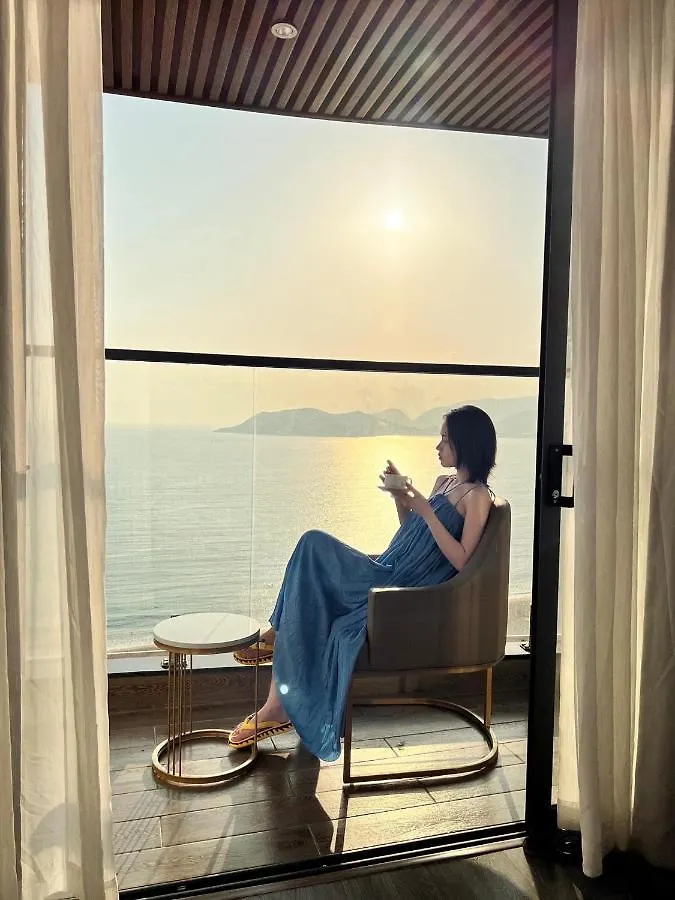 La Vague Hotel Να Τρανγκ