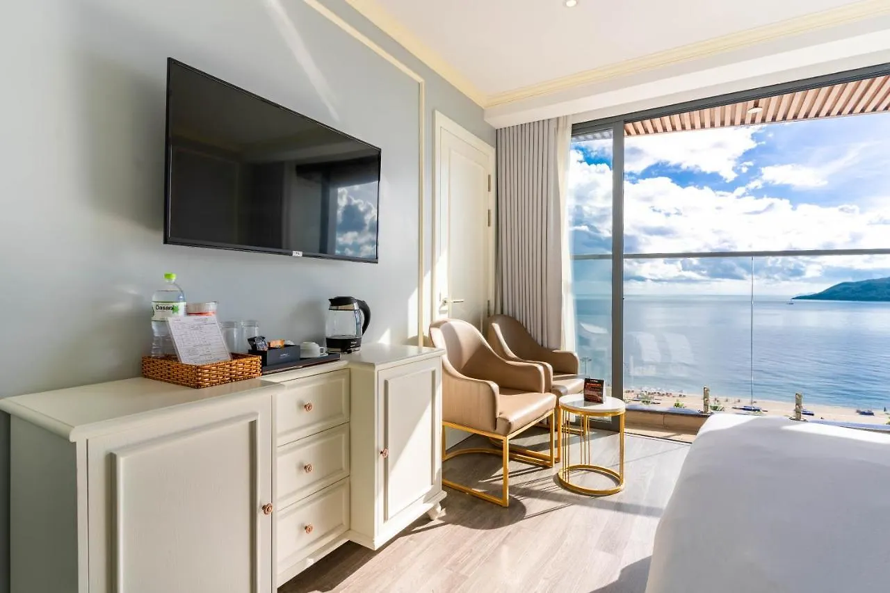 La Vague Hotel Να Τρανγκ