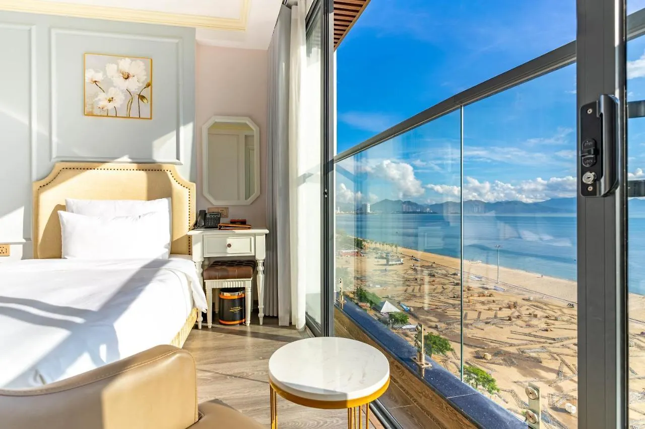 La Vague Hotel Να Τρανγκ