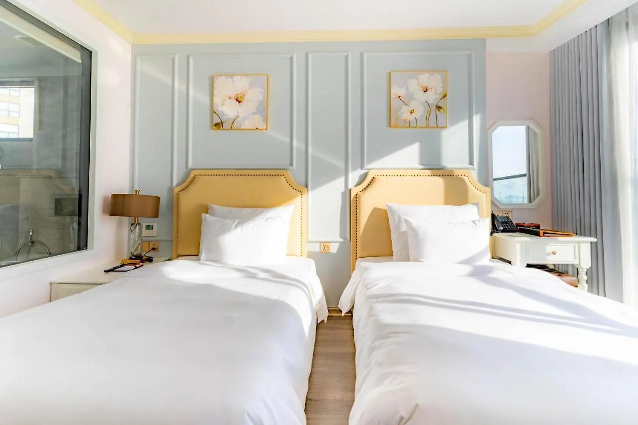 La Vague Hotel Να Τρανγκ 4*,  Βιετνάμ
