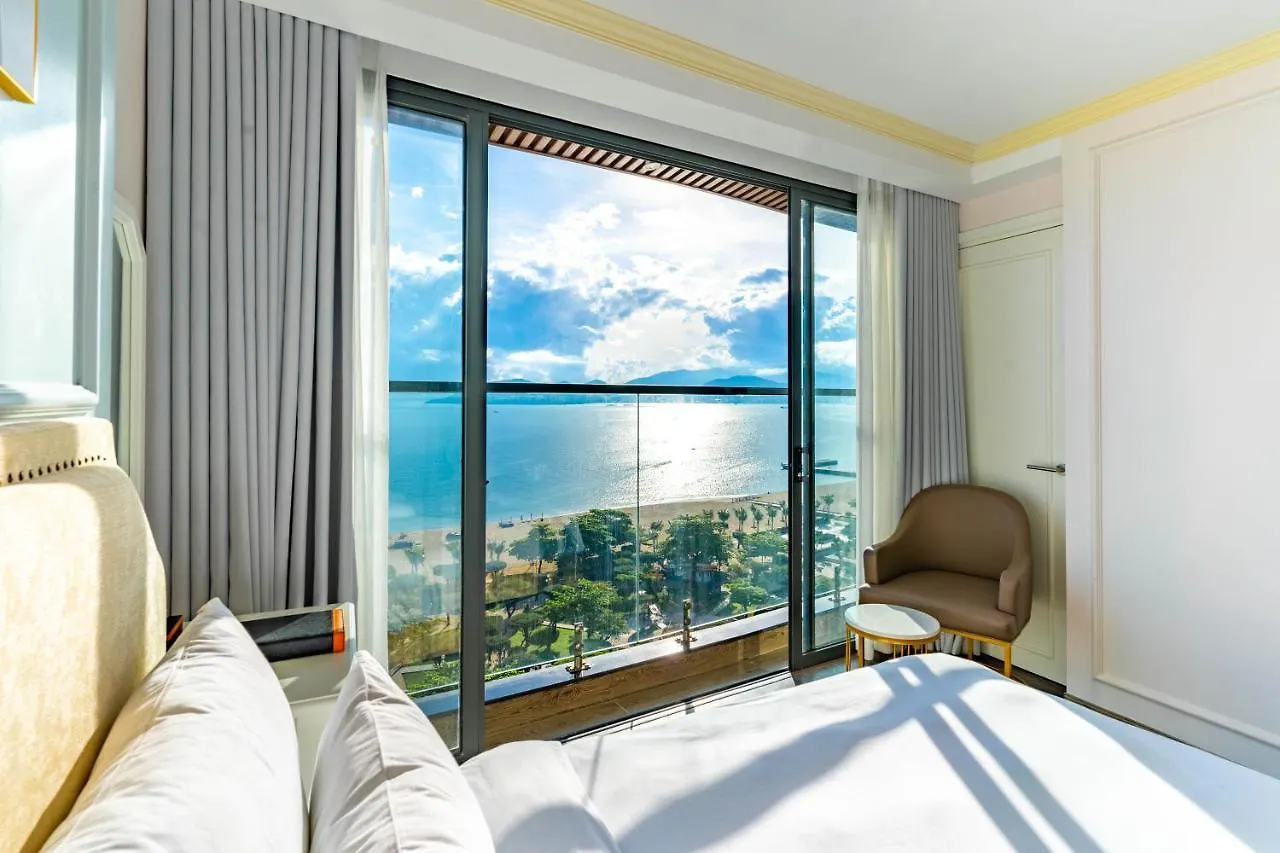 La Vague Hotel Να Τρανγκ