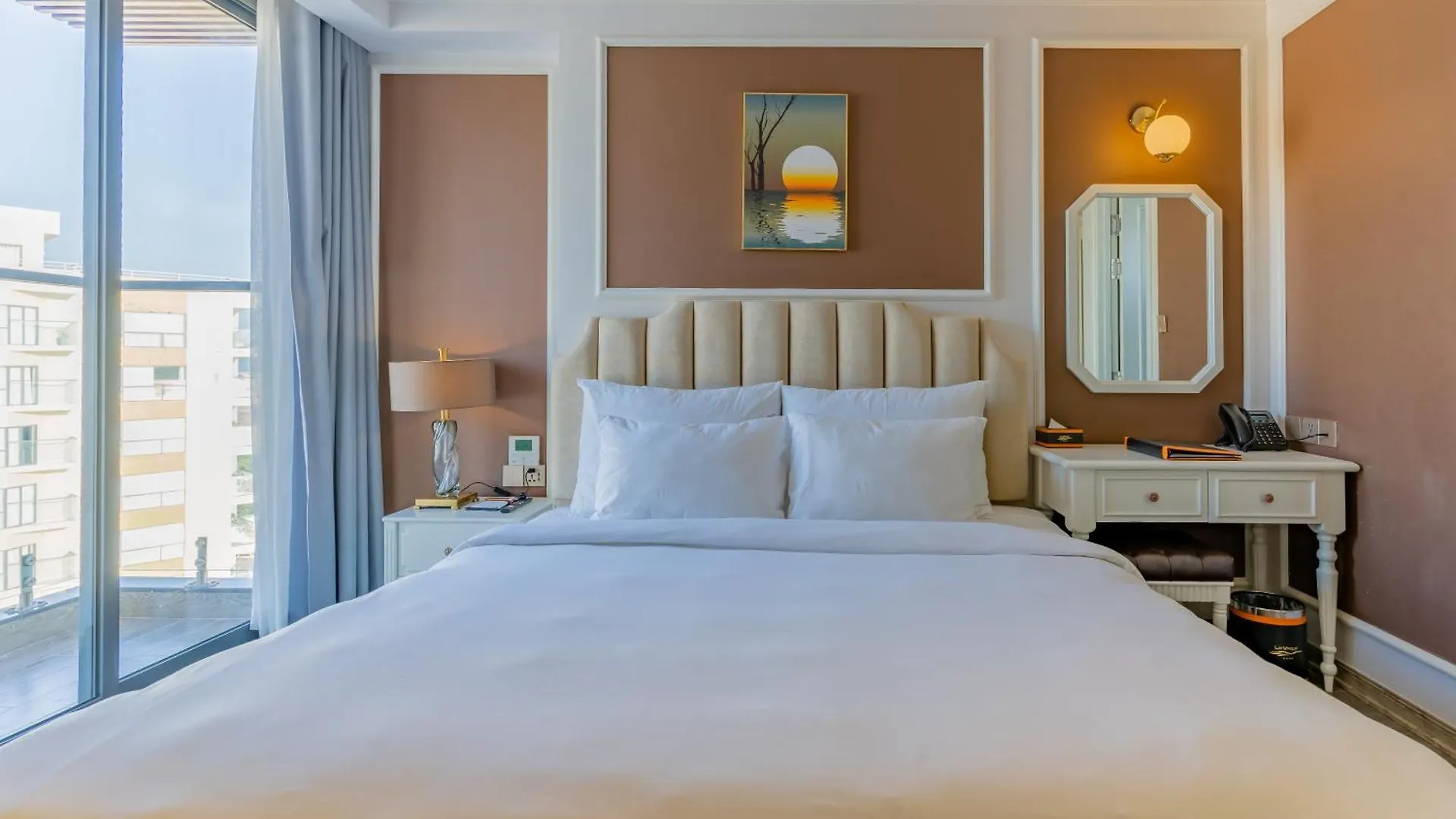 La Vague Hotel Να Τρανγκ