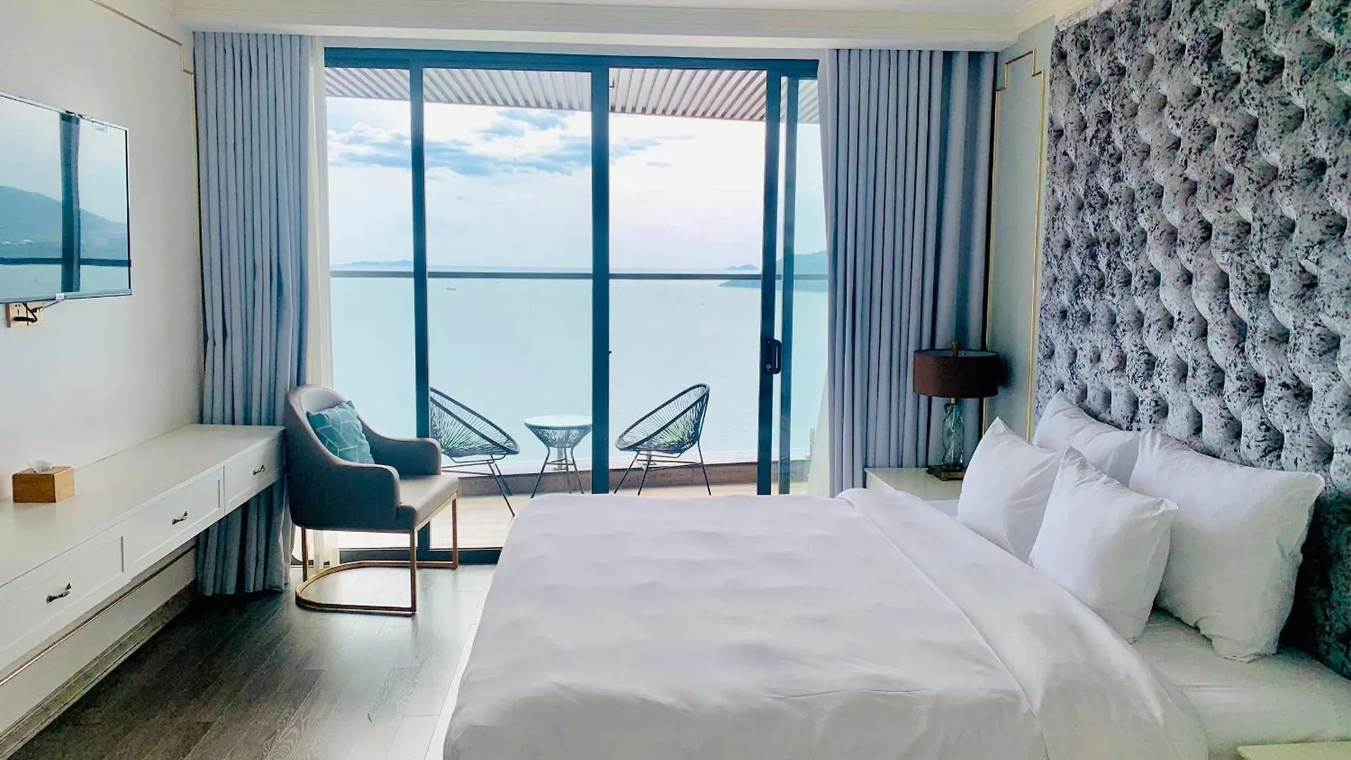 La Vague Hotel Να Τρανγκ
