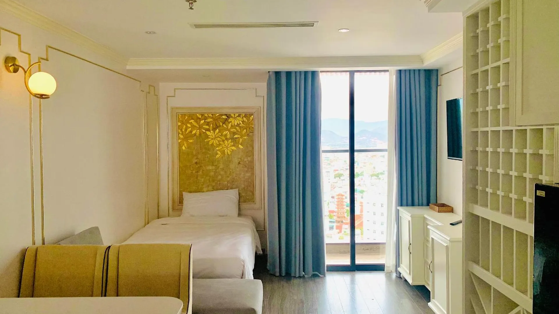 La Vague Hotel Να Τρανγκ 4*,  Βιετνάμ