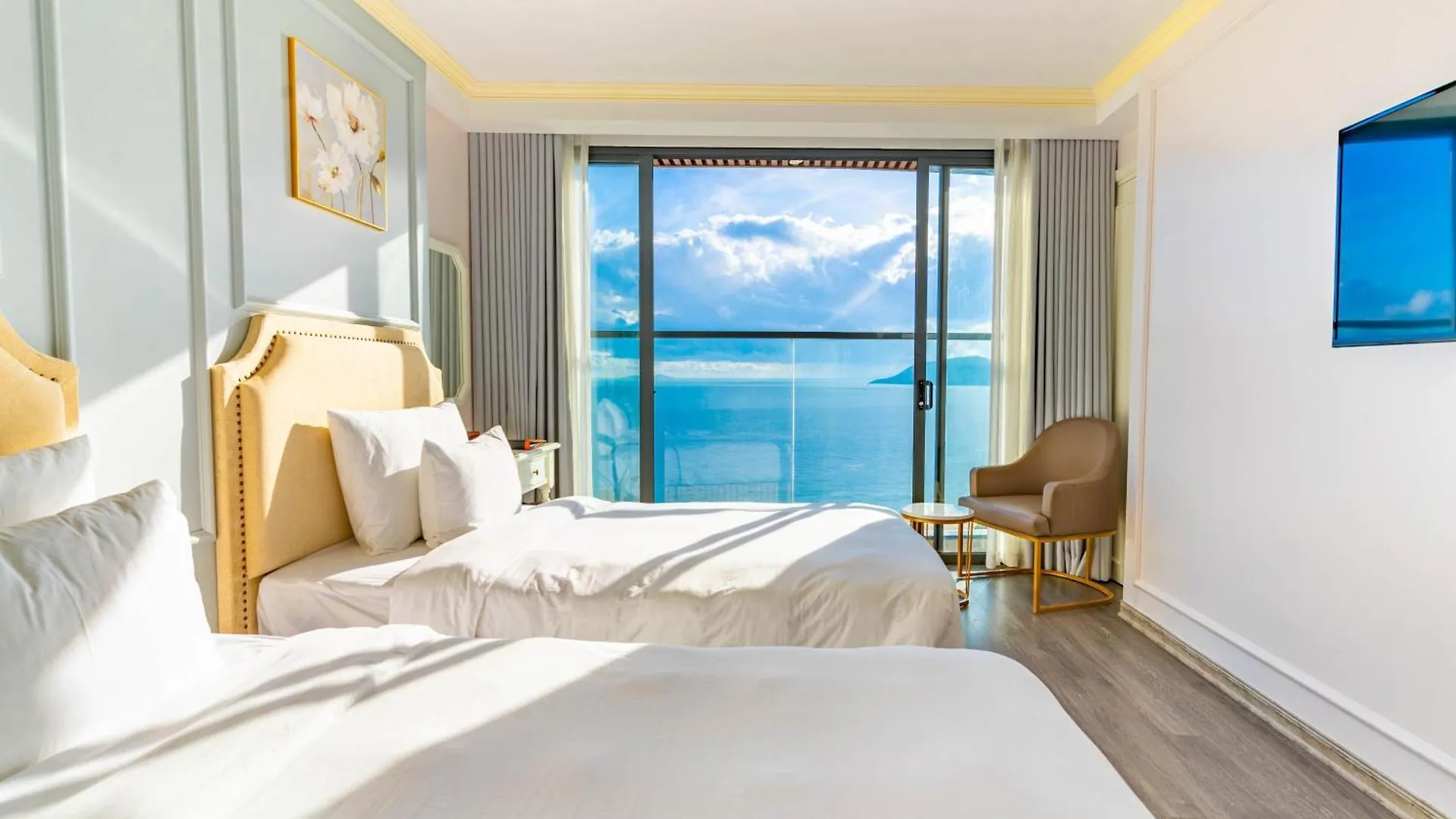 La Vague Hotel Να Τρανγκ