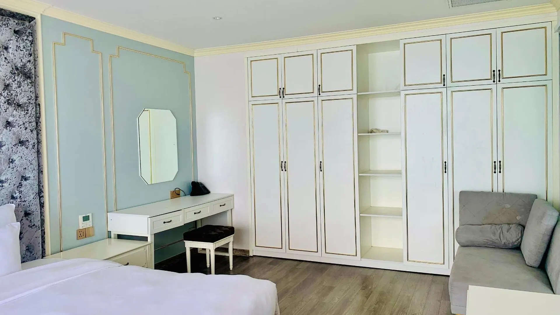 La Vague Hotel Να Τρανγκ 4*,  Βιετνάμ