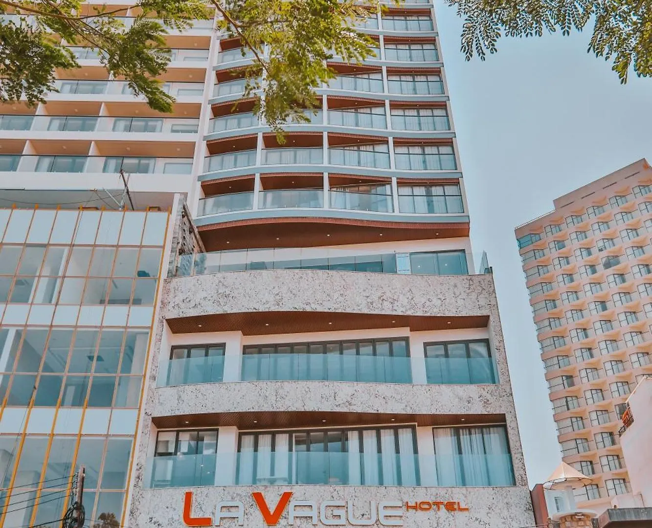 La Vague Hotel Να Τρανγκ